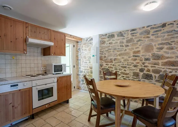 Gem Pool & Charm * Courry