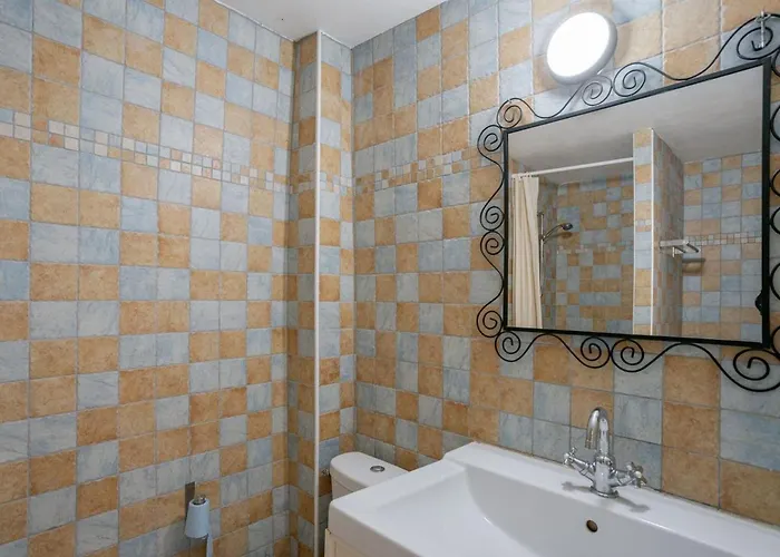 Gem Pool & Charm * Courry